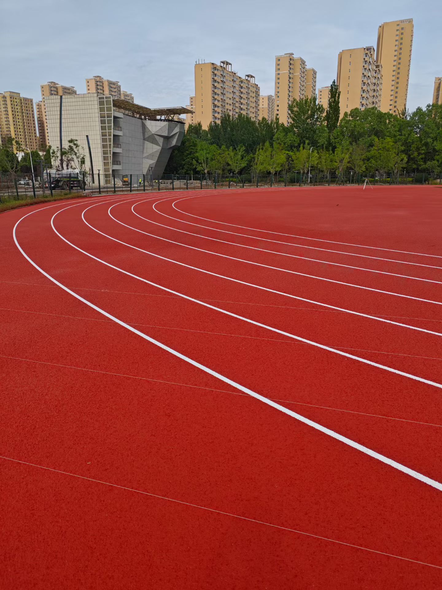 秦皇岛市仿真草坪预制型跑道 - 厂家